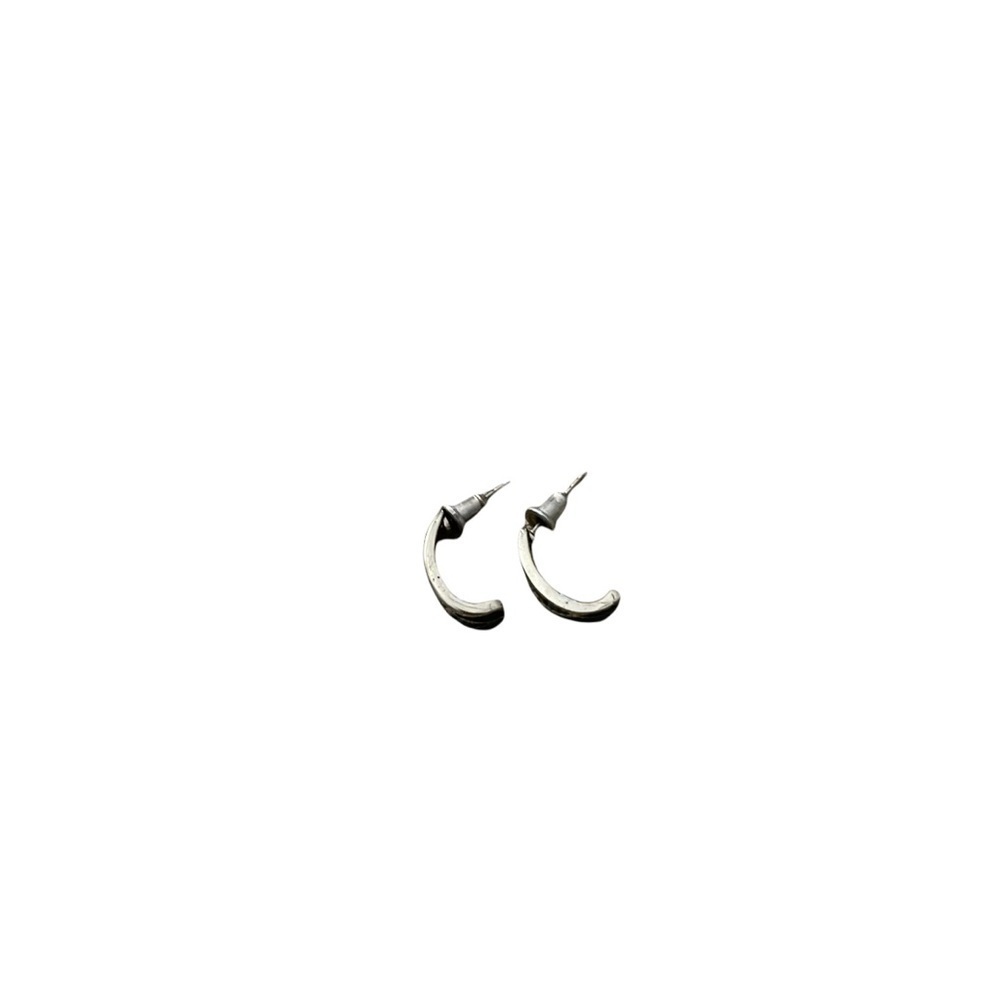 Earring - Picture 5 of 6